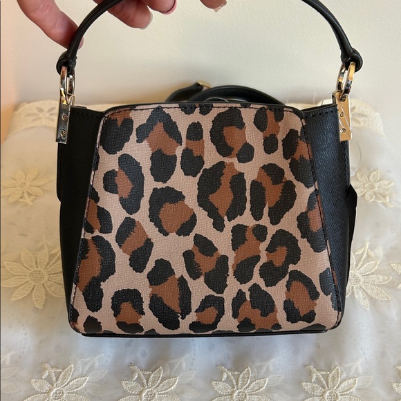 Kate Spade Leopard Print Shoulder Bag with Black Trim - Picture 6 of 12